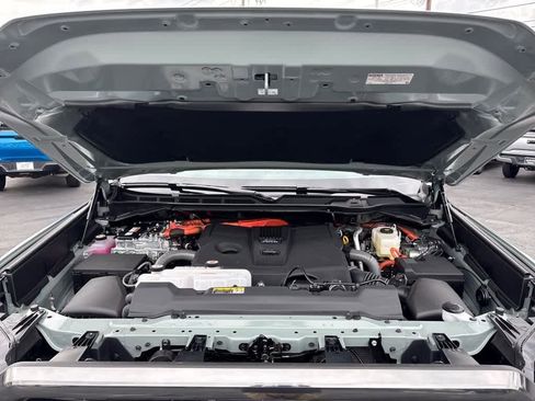 Used 2025 Toyota Tundra Platinum image 31