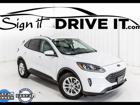 Used 2021 Ford Escape SE image 1