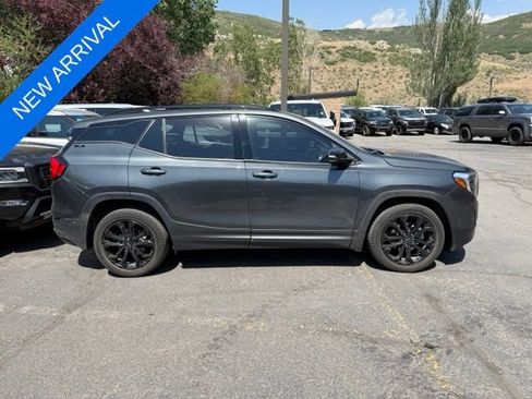 Used 2021 GMC Terrain SLE w/ Driver Convenience Package AWD/4WD image 4