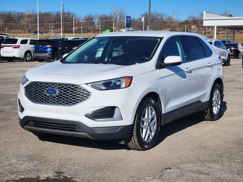 Used 2024 Ford Edge SEL image 3