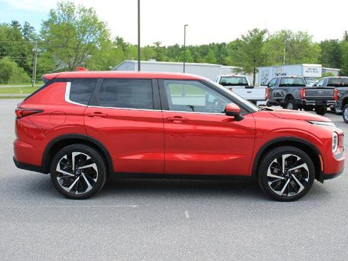 Used 2022 Mitsubishi Outlander ES AWD/4WD image 4