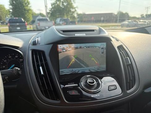 Used 2018 Ford Escape Titanium w/ Ford Safe & Smart Package AWD/4WD image 17