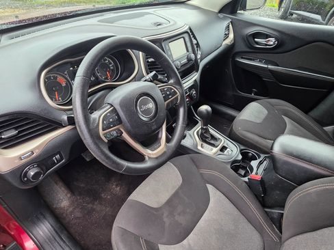 Used 2016 Jeep Cherokee Sport AWD/4WD image 10