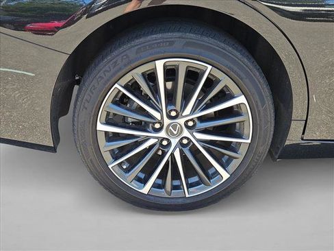 Used 2025 Lexus ES 300h w/ Premium Package FWD image 24