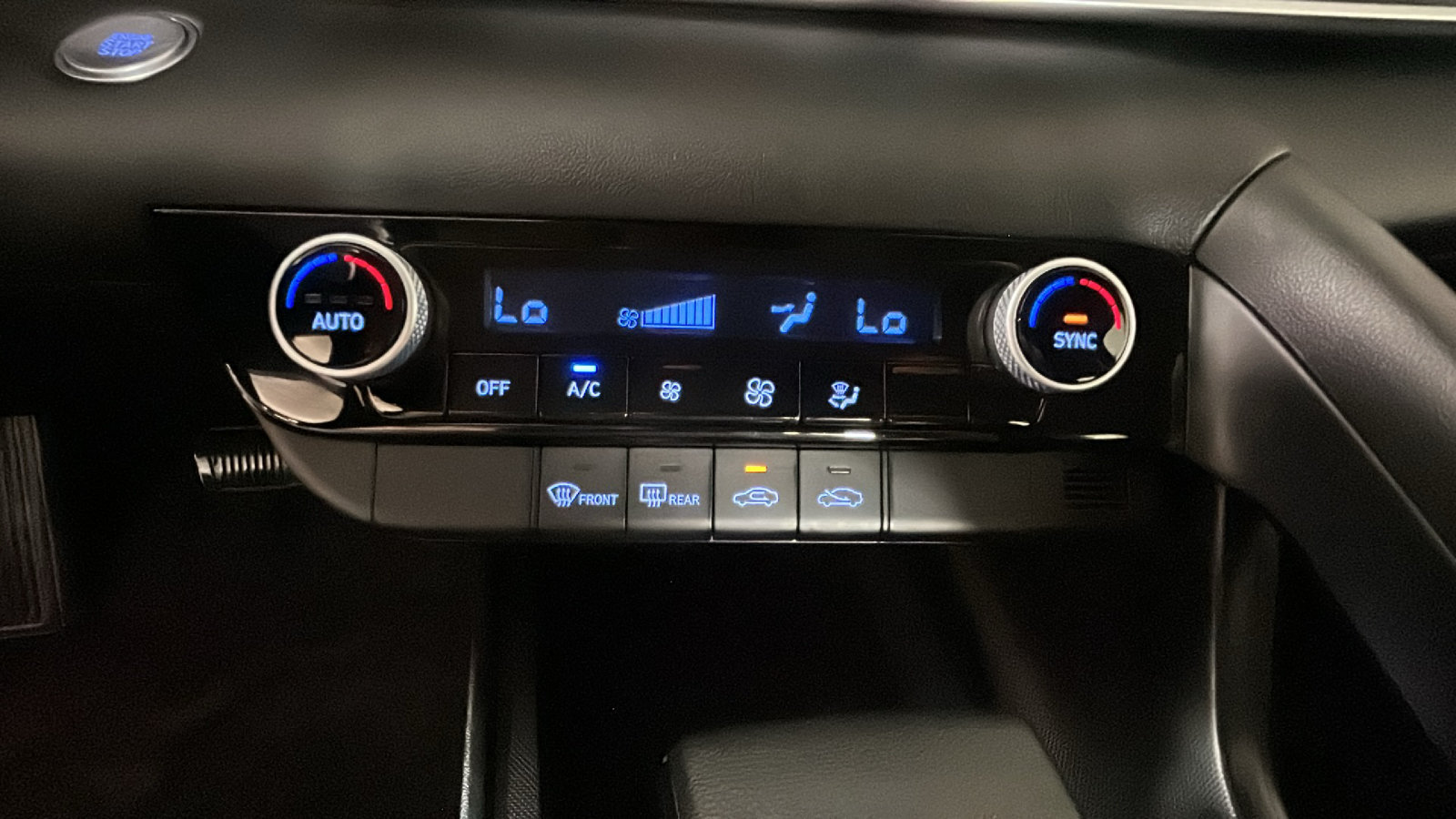 Used 2022 Hyundai Elantra SEL FWD image 26