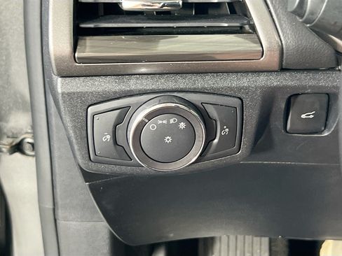 Used 2020 Ford Fusion SEL FWD image 10