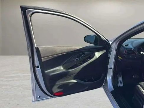 Used 2019 Hyundai Elantra GT N Line image 18