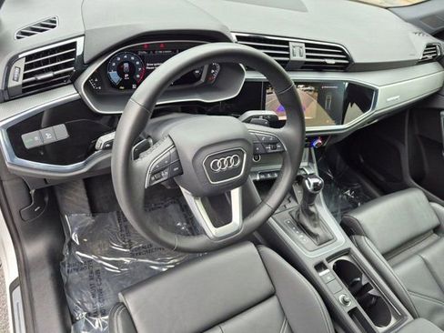Certified 2025 Audi Q3 2.0T Premium w/ Convenience Package AWD/4WD image 11