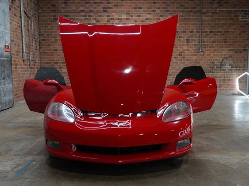 Used 2006 Chevrolet Corvette Convertible w/ Preferred Equipment Group image 25