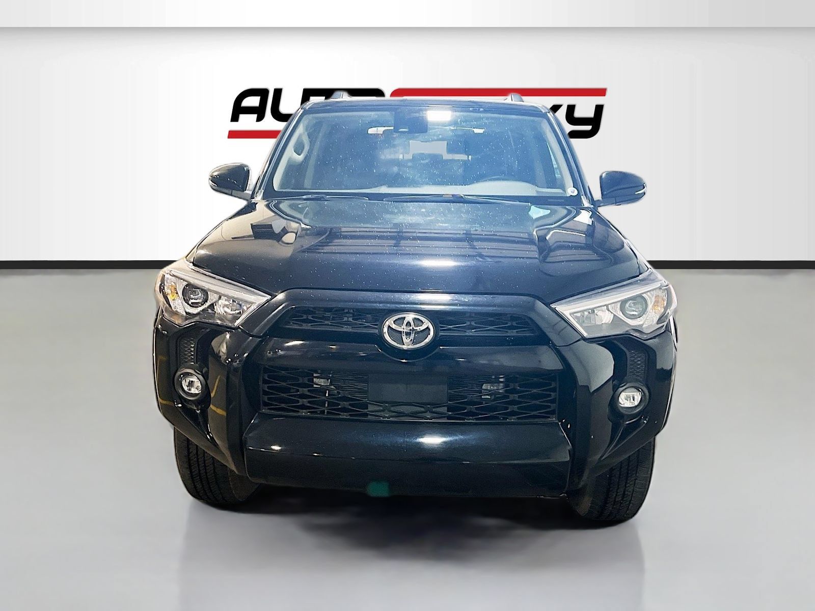 Used 2024 Toyota 4Runner SR5 Premium w/ Moonroof Package AWD/4WD image 2