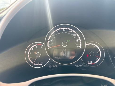 Used 2014 Volkswagen Beetle TDI image 16