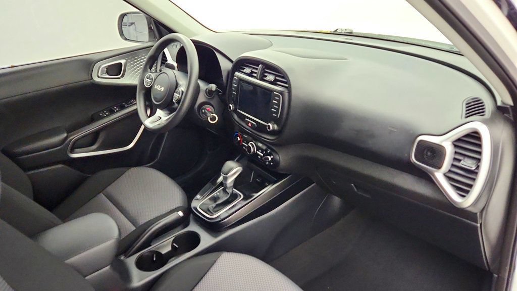 Used 2024 Kia Soul LX w/ Option Group 015 FWD image 23
