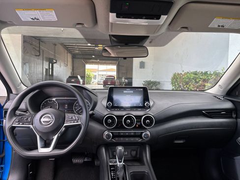 Used 2025 Nissan Sentra SV FWD image 32
