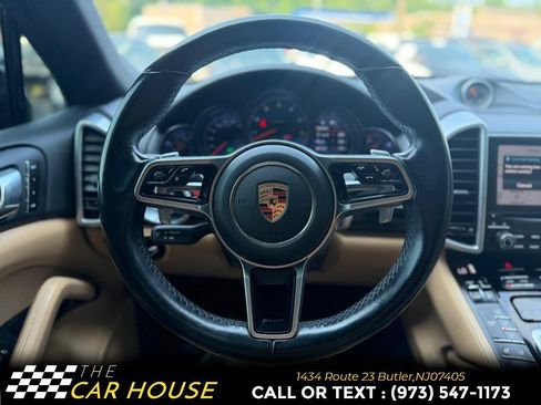 Used 2017 Porsche Cayenne AWD/4WD image 30