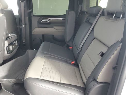 Used 2024 Chevrolet Silverado 1500 ZR2 w/ Technology Package image 18