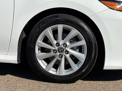 Used 2022 Toyota Camry LE image 7