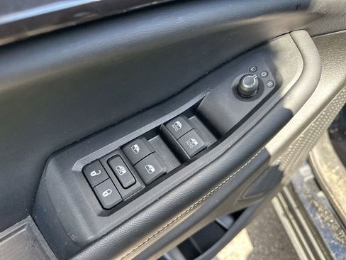 Used 2023 Jeep Grand Cherokee Laredo w/ Luxury Tech Group I image 17