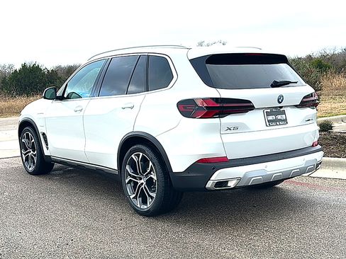 New 2026 BMW X5 xDrive50e AWD/4WD image 6