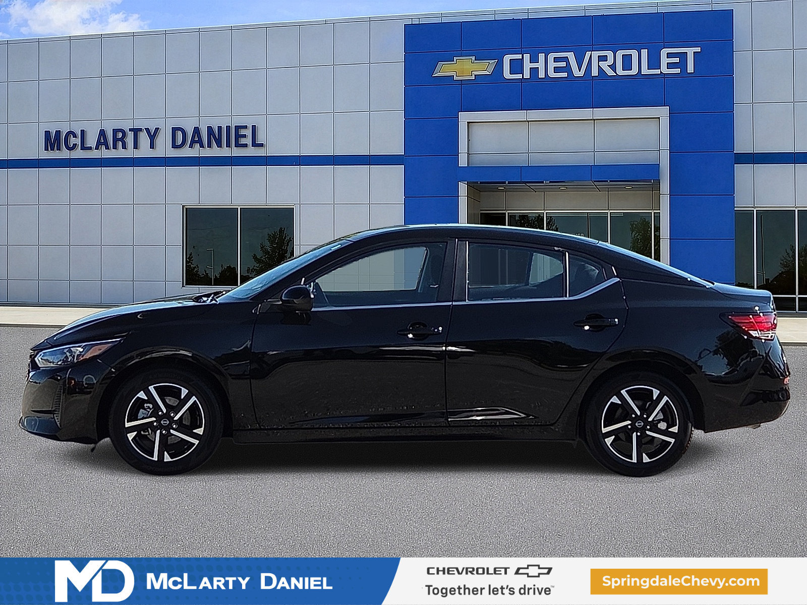 Used 2025 Nissan Sentra SV FWD image 3