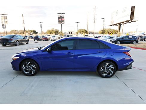 Certified 2025 Hyundai Elantra Sport image 6