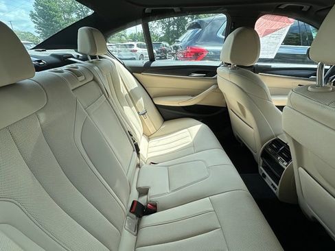 Used 2022 BMW 530i xDrive w/ Convenience Package AWD/4WD image 7
