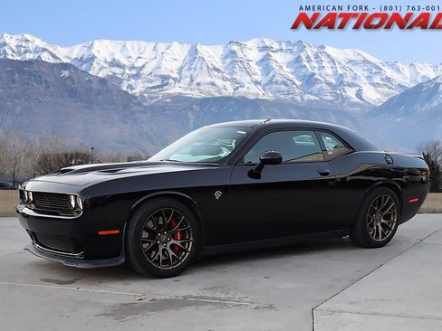 Used 2015 Dodge Challenger SRT Hellcat image 1