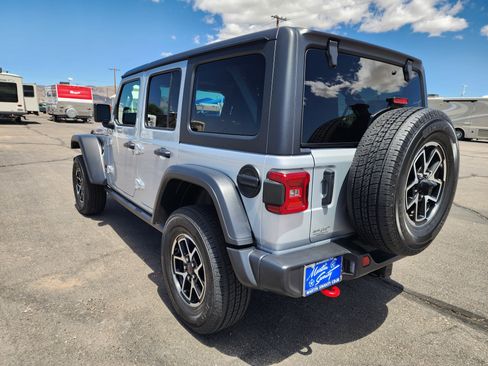 Used 2024 Jeep Wrangler Unlimited Rubicon image 7