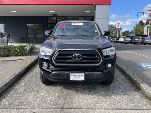 Certified 2023 Toyota Tacoma SR5 AWD/4WD image 2