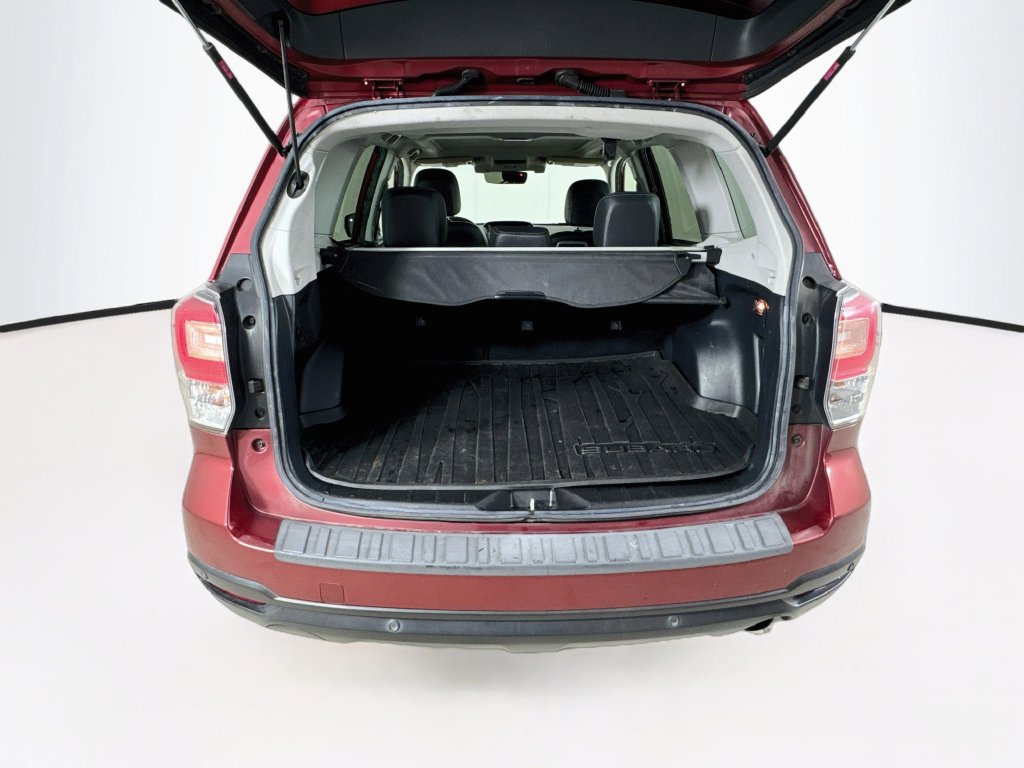 Used 2017 Subaru Forester 2.5i Touring AWD/4WD image 32