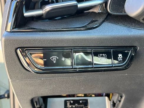 Used 2023 Kia Niro EX image 24