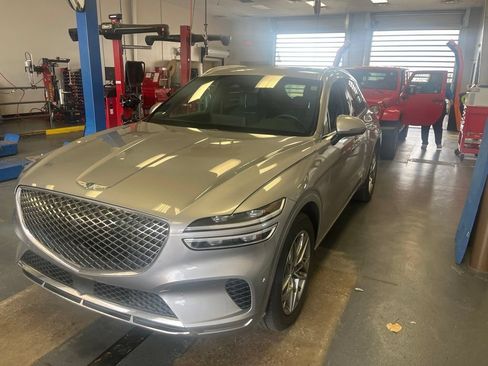 Used 2023 Genesis GV70 2.5T w/ Advanced Package AWD/4WD image 8