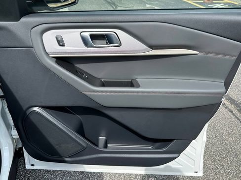New 2026 Ford Explorer Active AWD/4WD image 23