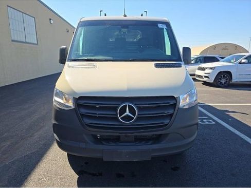 Used 2023 Mercedes-Benz Sprinter 2500 image 2