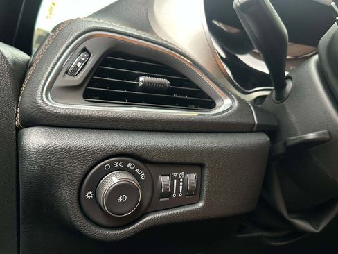 New 2026 Chrysler Pacifica Pinnacle image 29