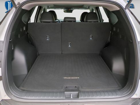 Certified 2025 Hyundai Tucson Limited FWD image 13