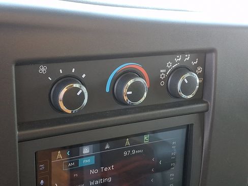 Used 2022 Chevrolet Express 3500 w/ Power Convenience Package RWD image 16
