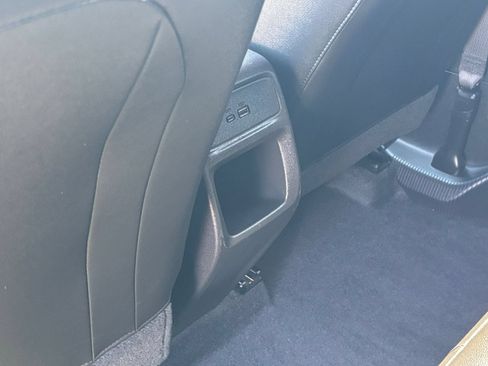 Used 2025 Chevrolet Trax LT FWD image 24