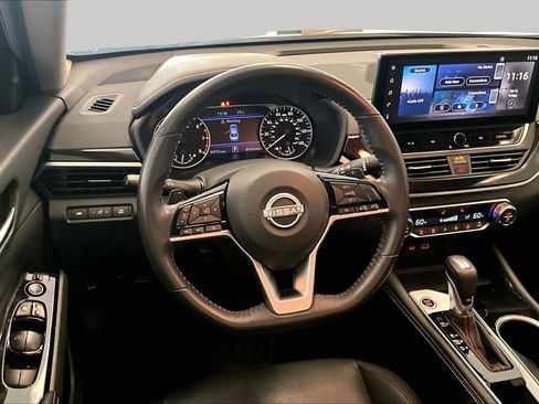 Used 2025 Nissan Altima 2.5 SR w/ SR Premium Package FWD image 16
