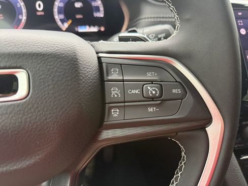 New 2025 Jeep Grand Cherokee Laredo image 22