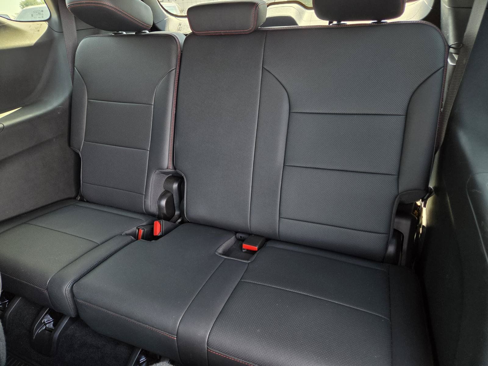 Used 2024 Chevrolet Traverse RS w/ LPO, Floor Liner Package FWD image 30