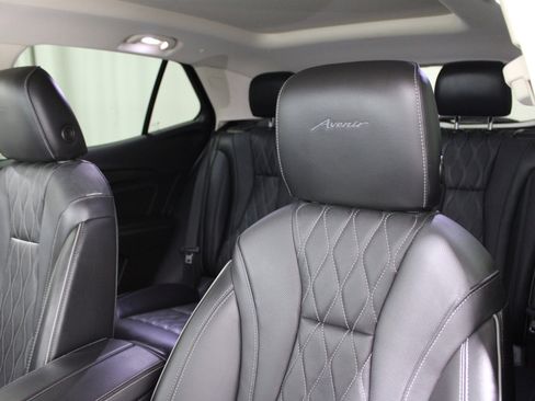 Used 2023 Buick Envision Avenir image 4