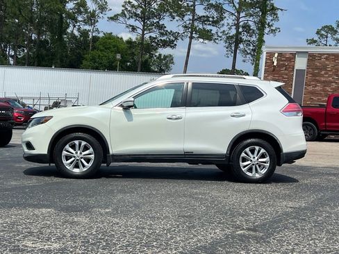 Used 2016 Nissan Rogue SV w/ SV Premium Package FWD image 2