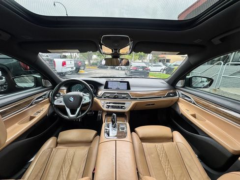 Used 2016 BMW 750i xDrive AWD/4WD image 10