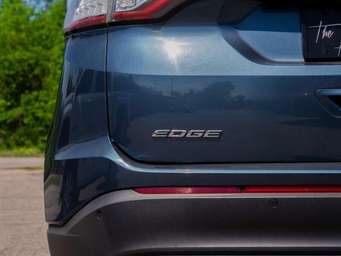 Used 2018 Ford Edge Titanium w/ Equipment Group 301A AWD/4WD image 10