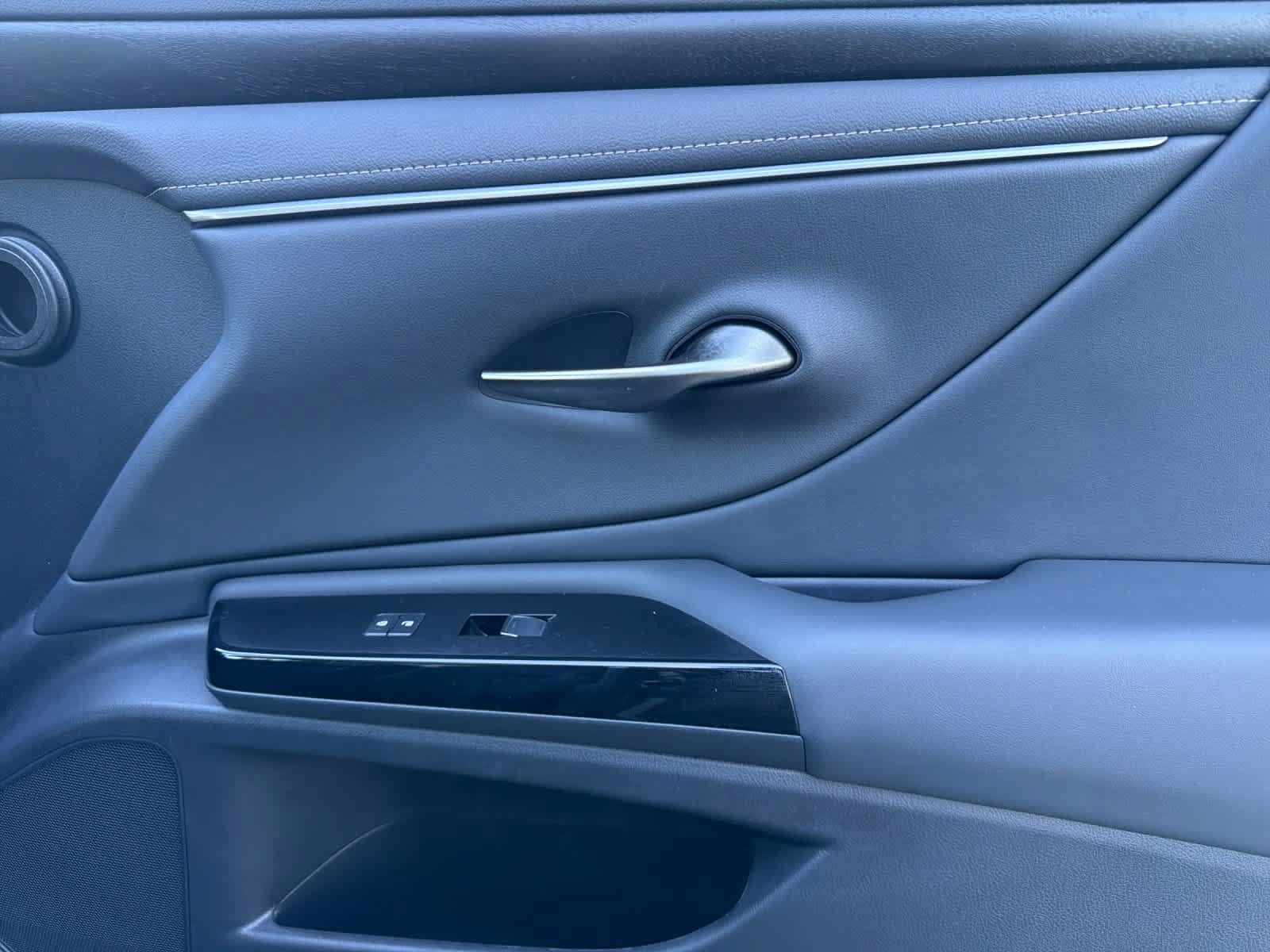 Certified 2025 Lexus ES 300h w/ Premium Package FWD image 18