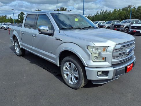 Used 2016 Ford F150 Platinum w/ Equipment Group 701A Luxury image 2