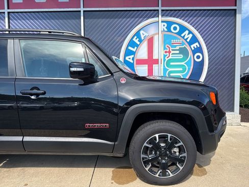 Used 2023 Jeep Renegade Trailhawk image 4