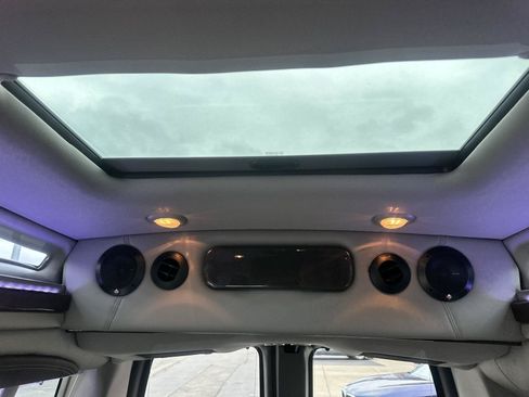 Used 2016 GMC Savana 2500 RWD image 28