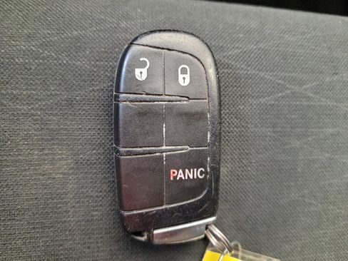 Used 2019 Dodge Durango SXT image 27