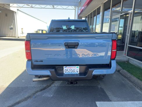 Used 2026 Toyota Tacoma TRD Off-Road AWD/4WD image 11